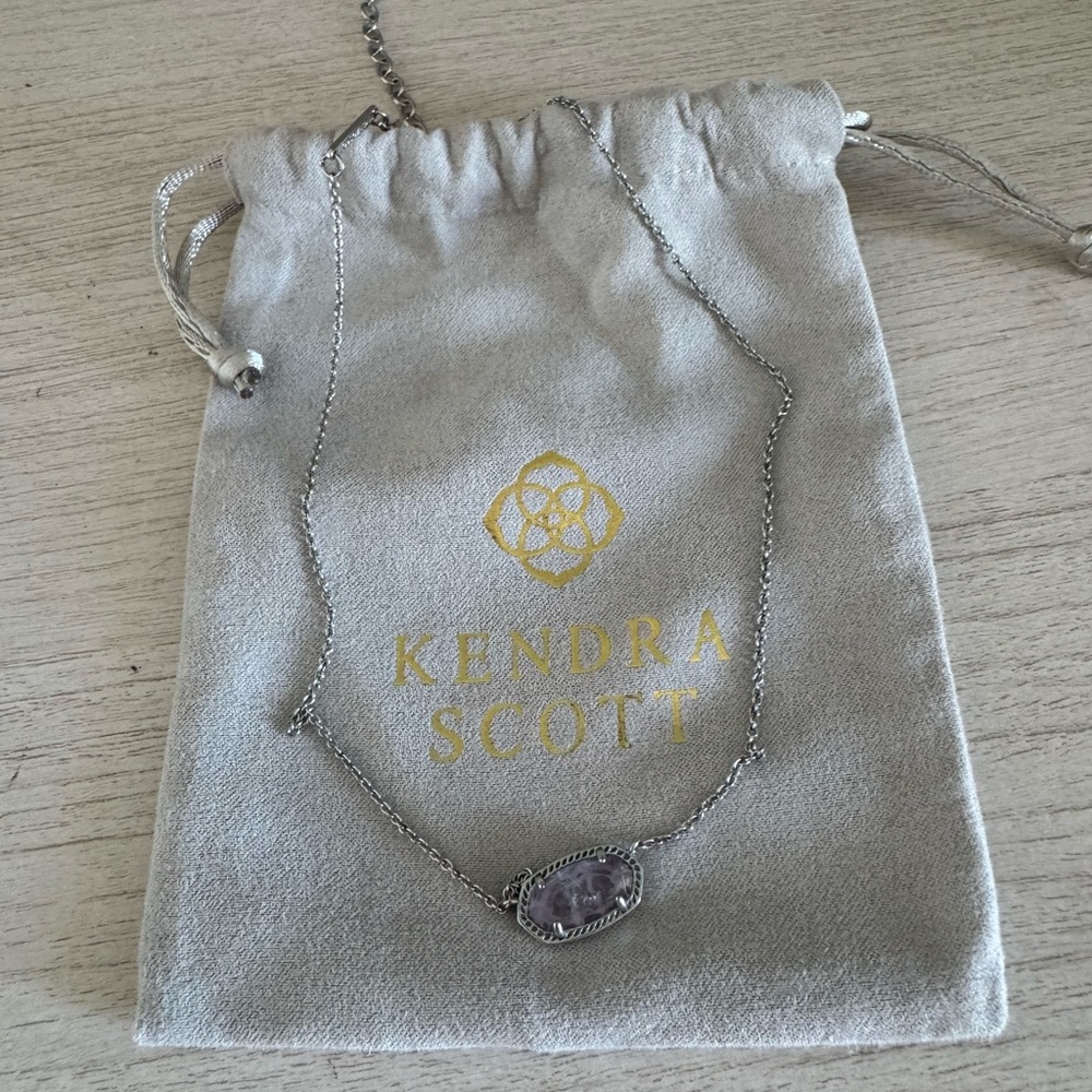 Kendra scott amethyst pendant